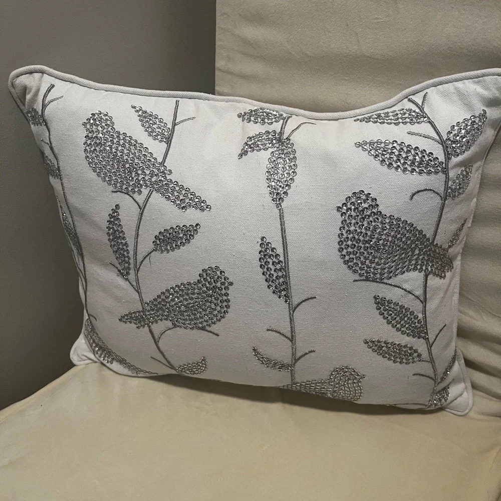 N/A elegant throw